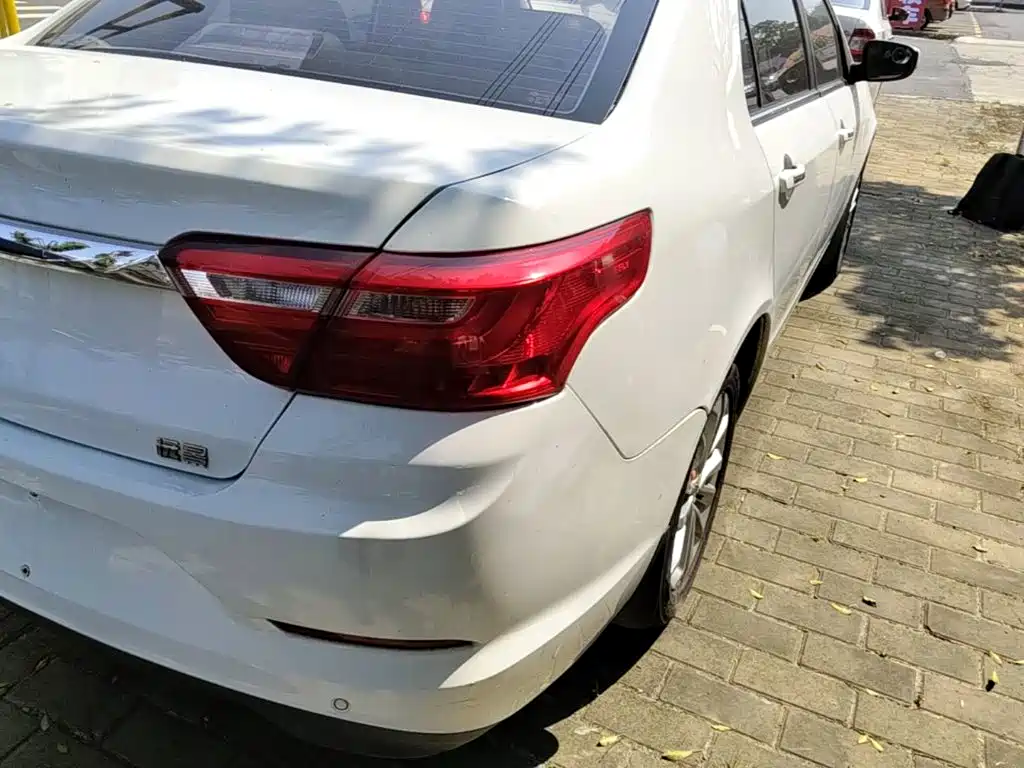 Geely Vision — миниатюра 8