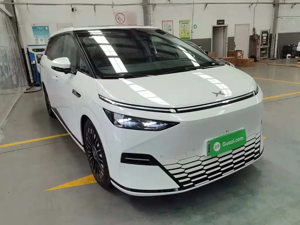 XPeng X9 — миниатюра 4