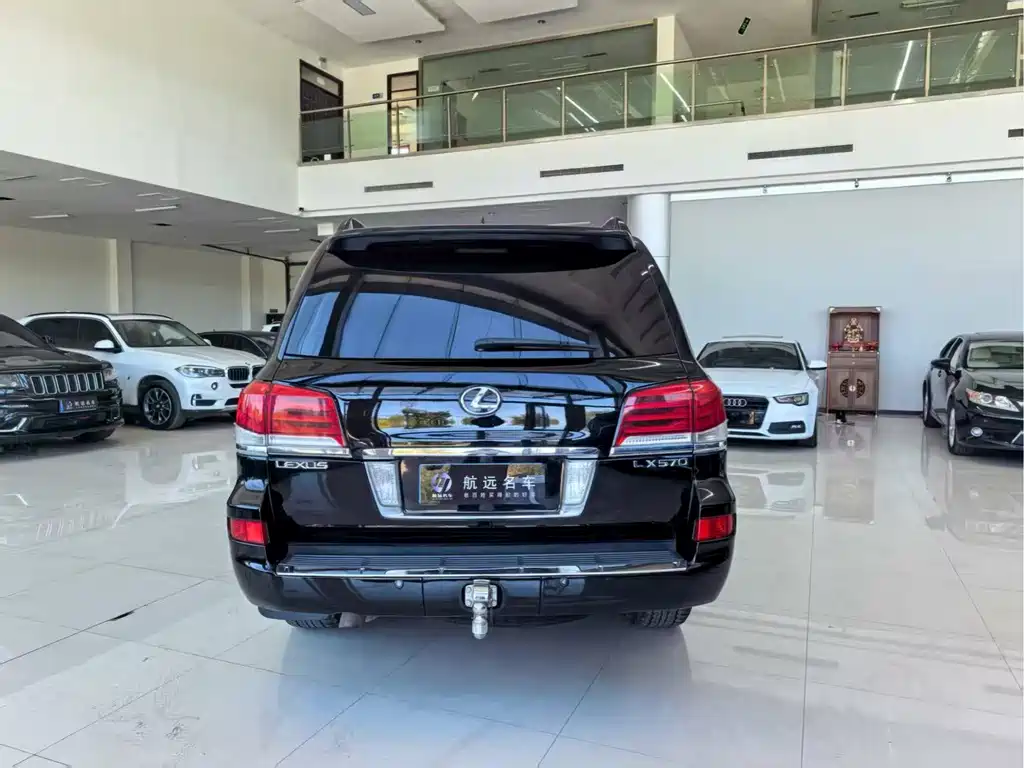 Lexus LX — миниатюра 8