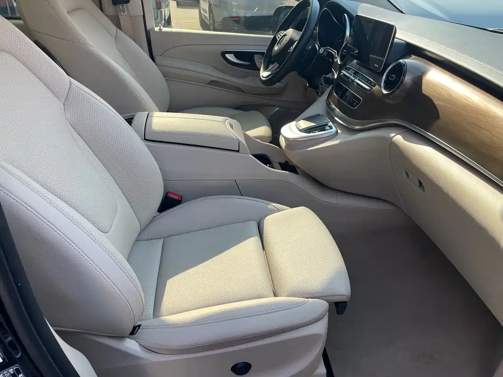 MERCEDES-BENZ V CLASS