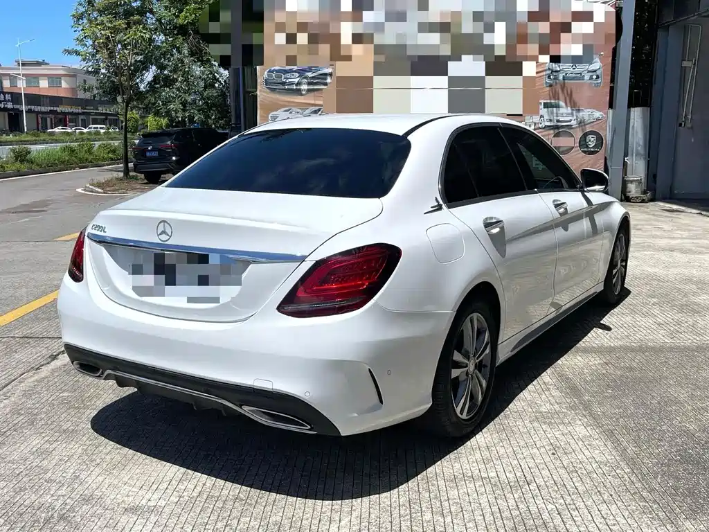Mercedes-Benz C-Class — миниатюра 3