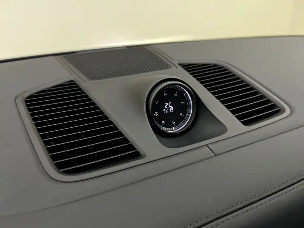 Porsche Cayenne — миниатюра 14