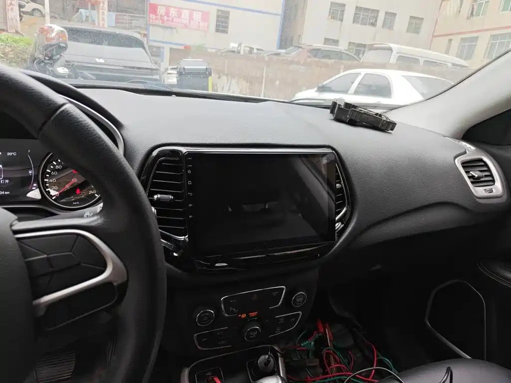 Jeep Compass — миниатюра 9