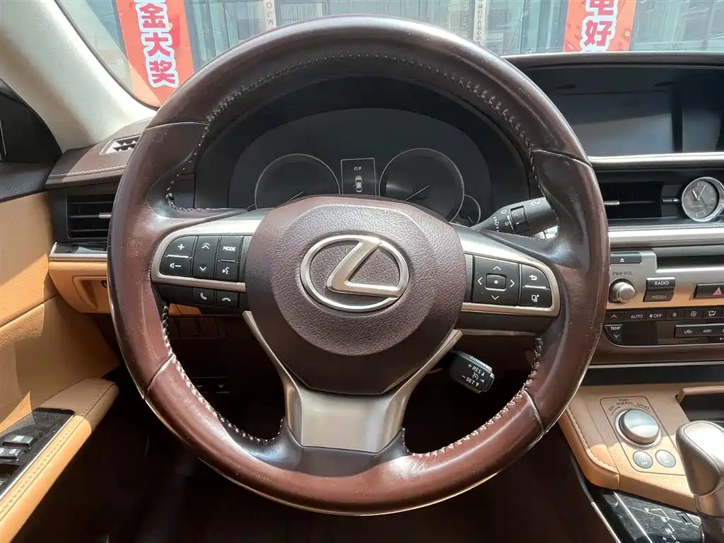 LEXUS ES