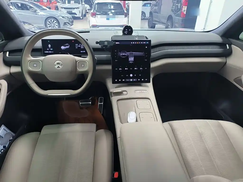 NIO ES8 — миниатюра 10