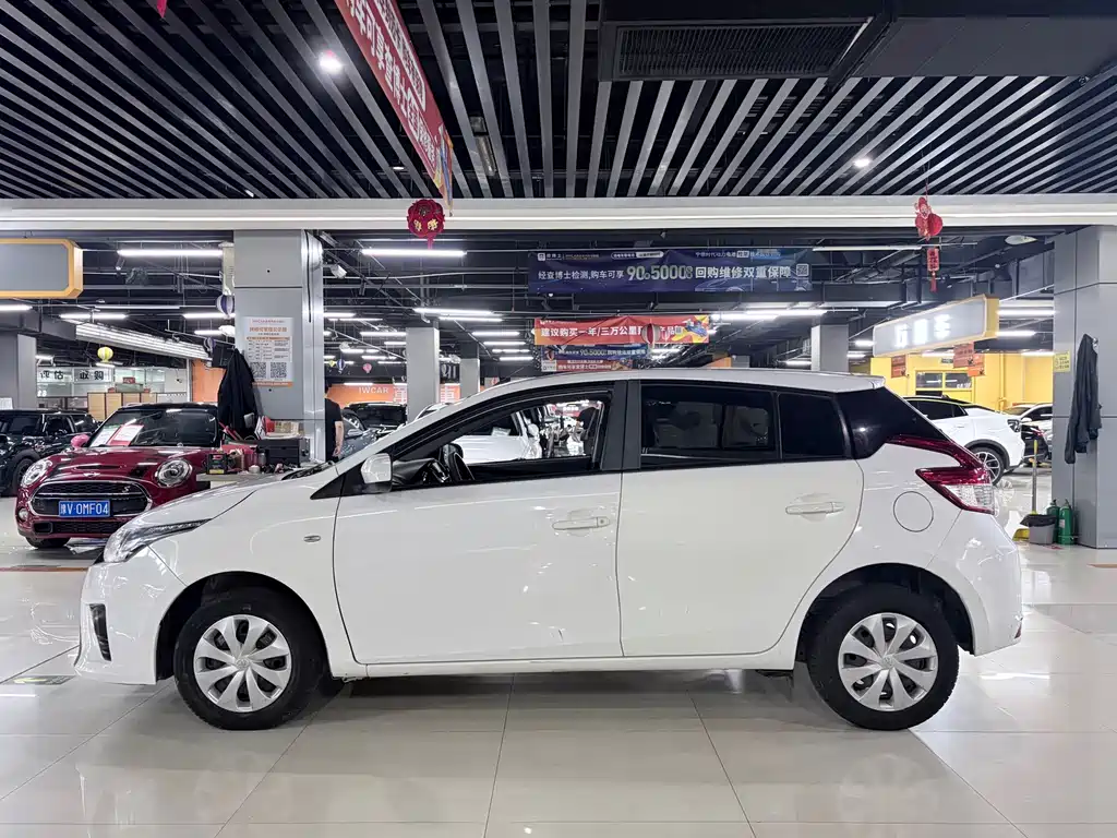 Toyota Yaris L — миниатюра 7