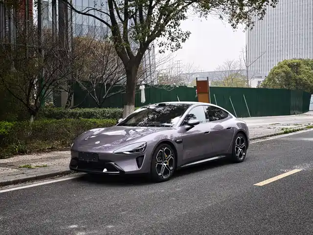 XIAOMI CAR XIAOMI SU7 2025