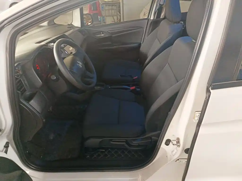 Honda Fit — миниатюра 15