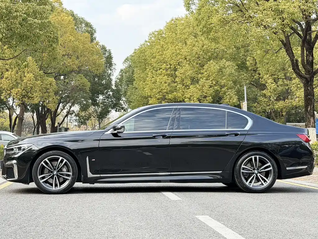 BMW 7 SERIES