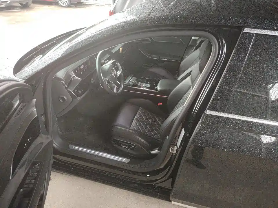 Audi A8 — миниатюра 7