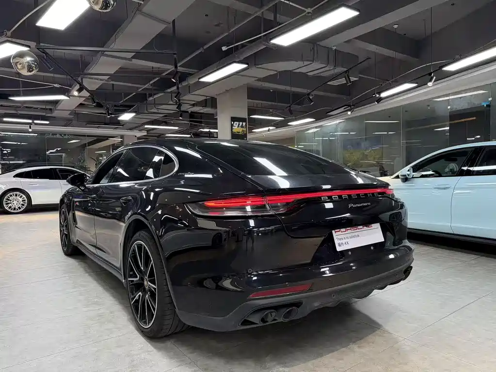 Porsche Panamera — миниатюра 7