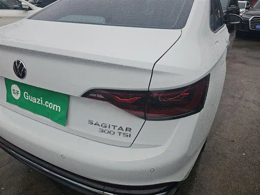 Volkswagen Sagitar 2025 300TSI DSG