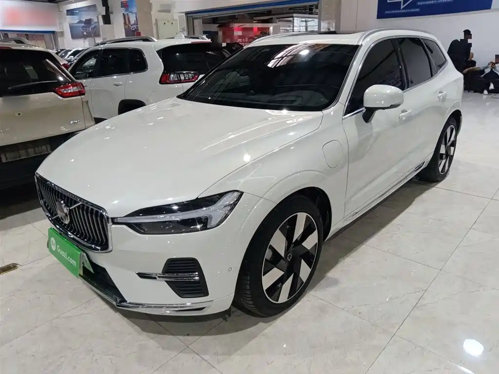 Volvo XC60 PHEV 2024