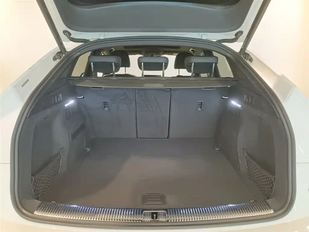 Audi Q5L Sportback — миниатюра 9