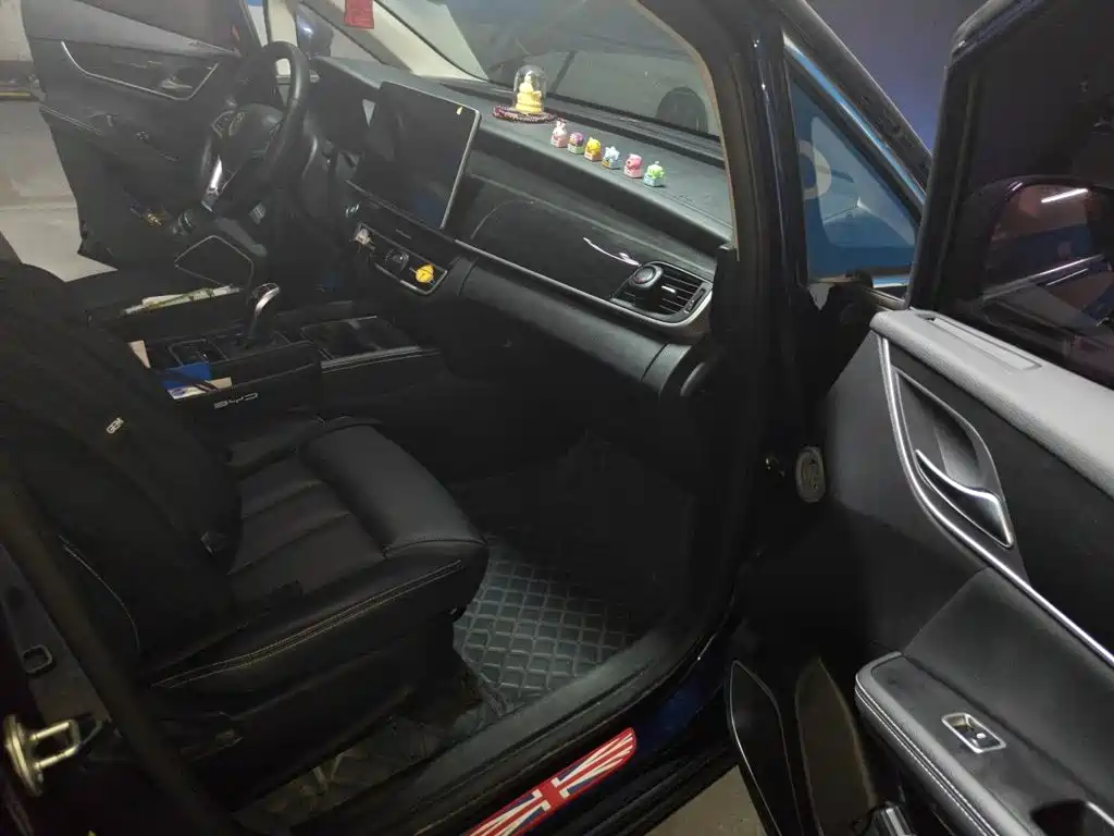 BYD MAX — миниатюра 18