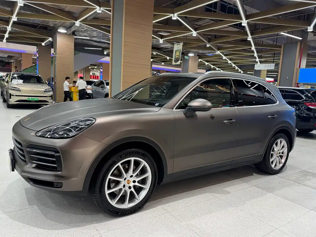 Porsche Cayenne — миниатюра 3