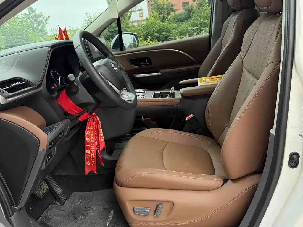 Toyota Sienna — миниатюра 12