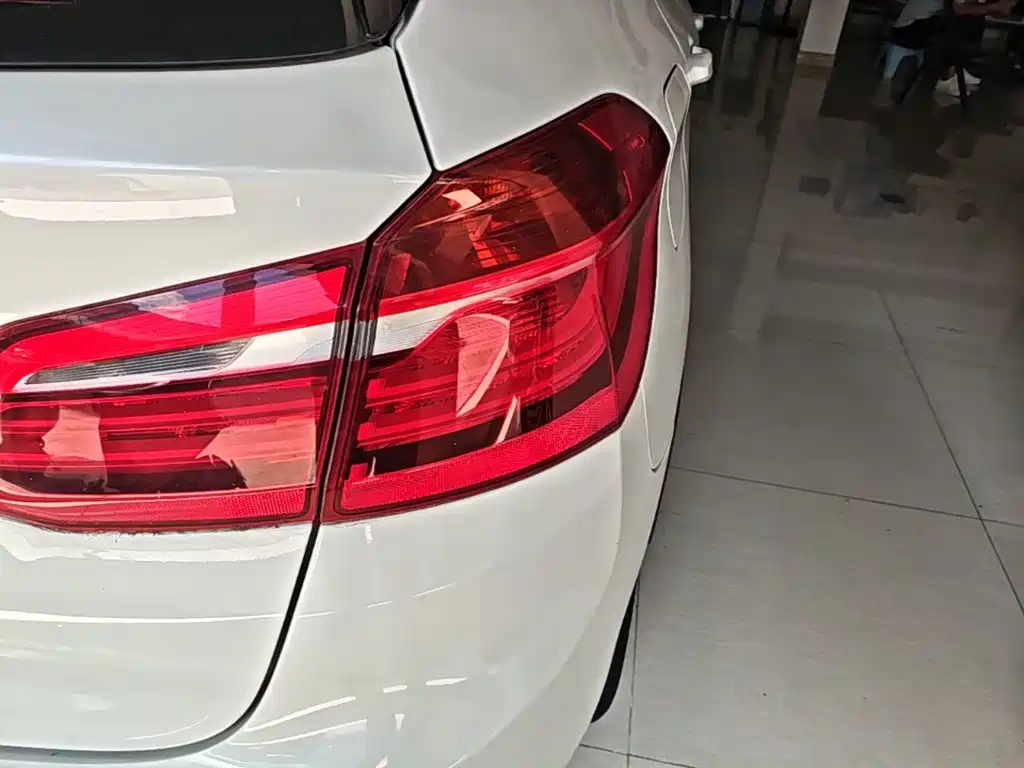 BMW 2 Series Active Tourer — миниатюра 8
