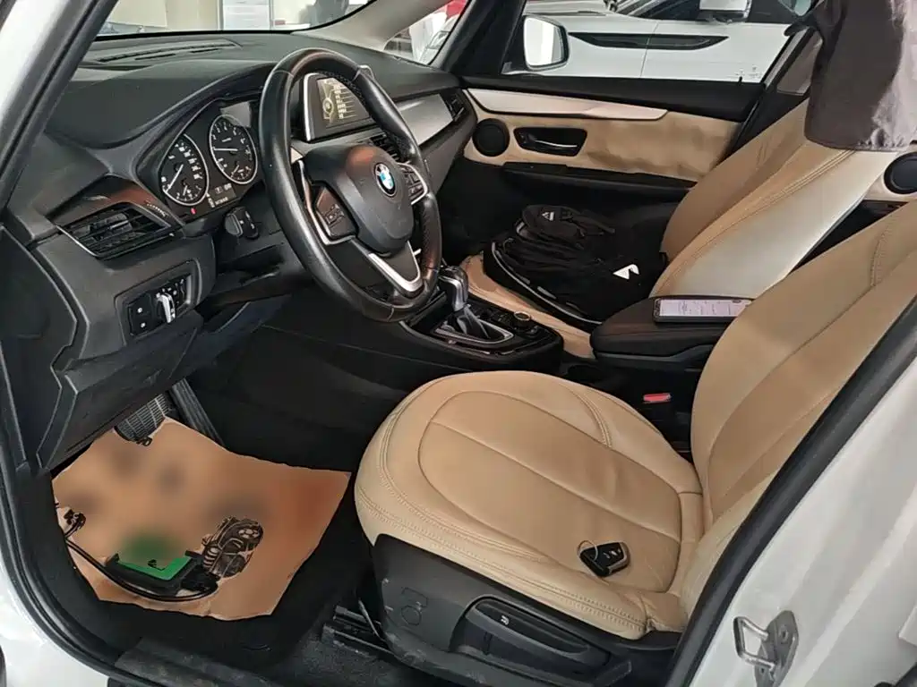 BMW 2 Series Active Tourer — миниатюра 15