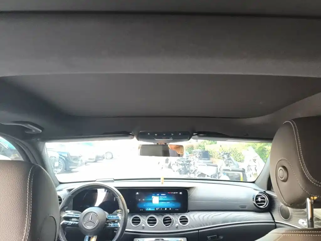 Mercedes-Benz E-Class (Import) — миниатюра 9