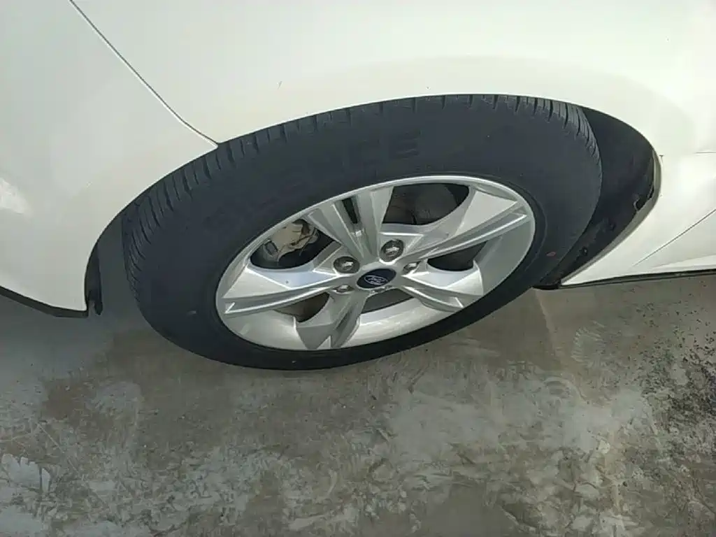 Ford Focus — миниатюра 23