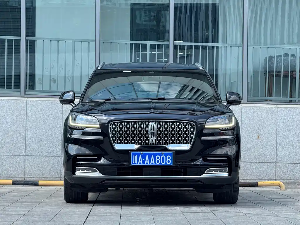 Lincoln Aviator — миниатюра 2