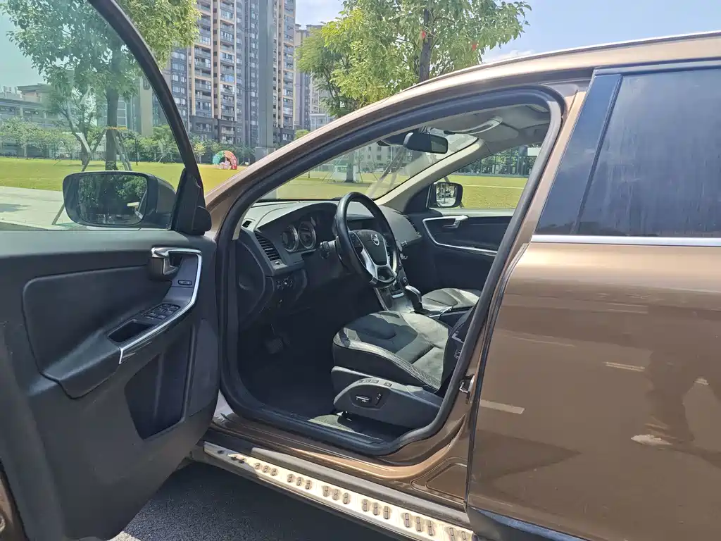 Volvo XC60 (Import) — миниатюра 4