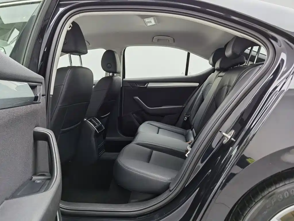 Skoda Superb — миниатюра 15