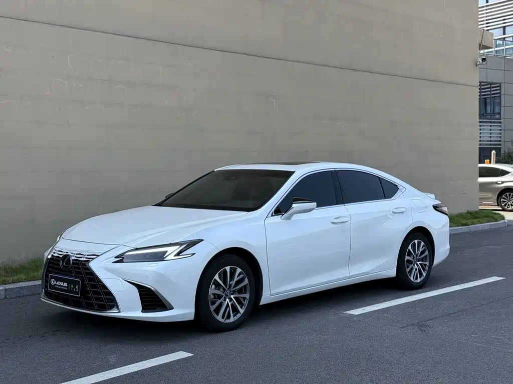 Lexus ES — миниатюра 2
