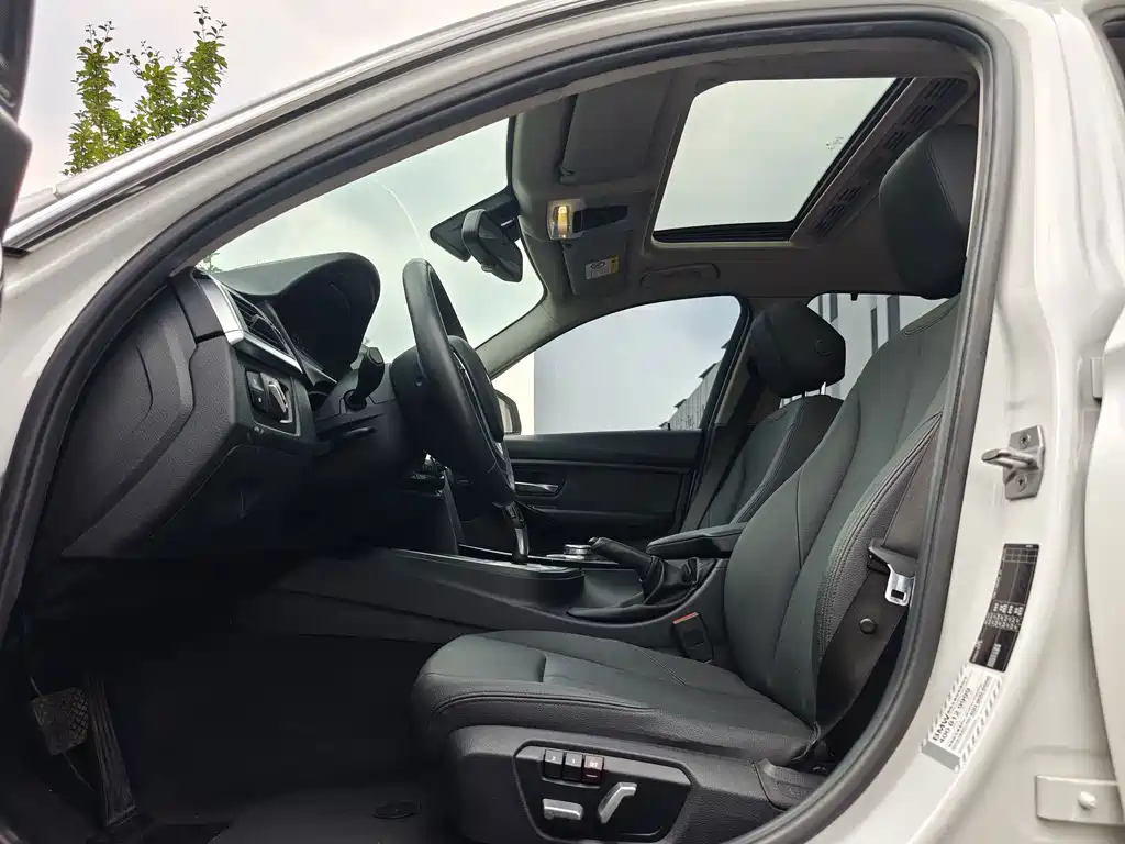 BMW 3 Series — миниатюра 11