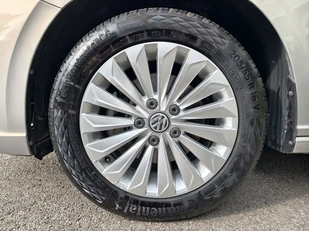 Volkswagen Lavida — миниатюра 5