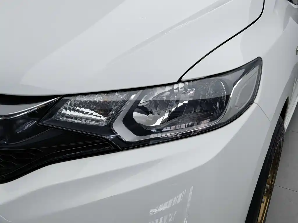 Honda Fit — миниатюра 7