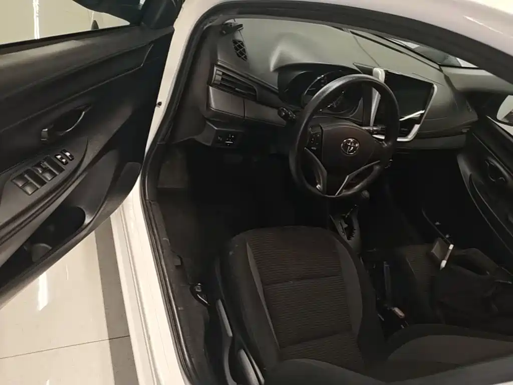 Toyota Vios FS — миниатюра 16