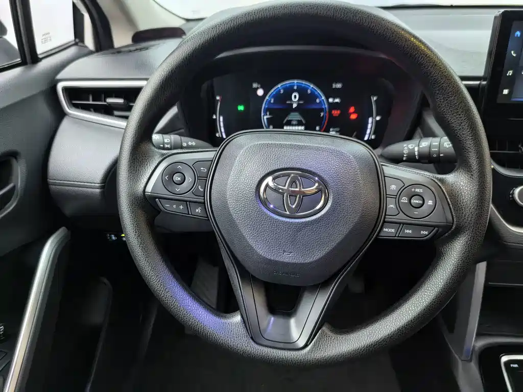 Toyota Corolla Cross — миниатюра 9