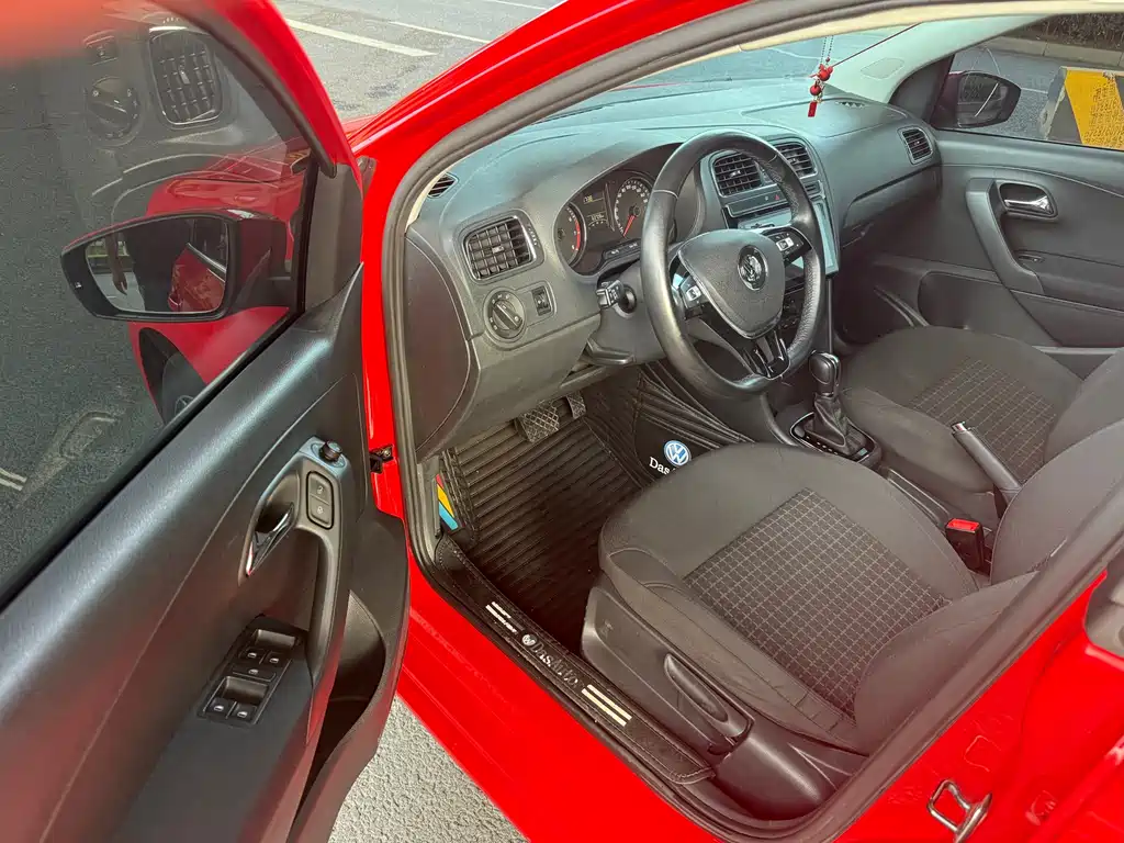 Volkswagen Polo 2016 1.6L AT Comfort