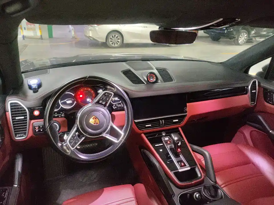 Porsche Cayenne — миниатюра 5