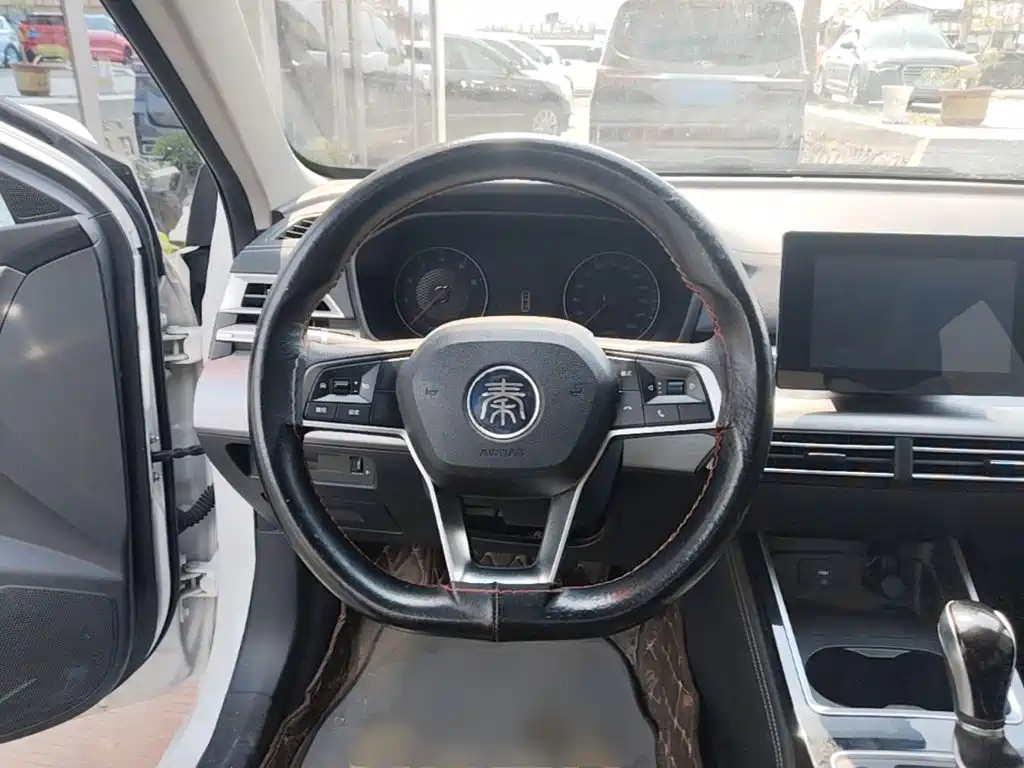 BYD Qin — миниатюра 11