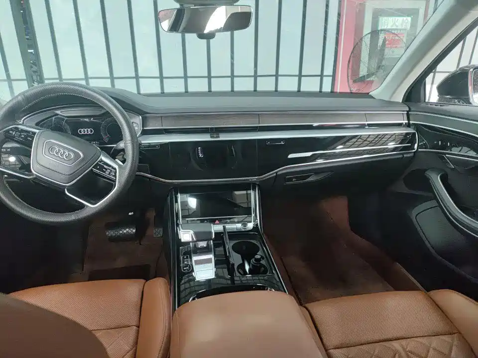 Audi A8 — миниатюра 5