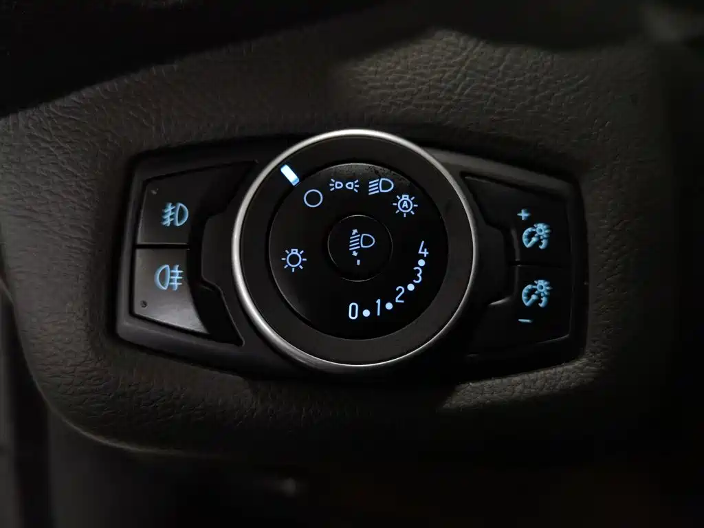 Ford Kuga — миниатюра 21