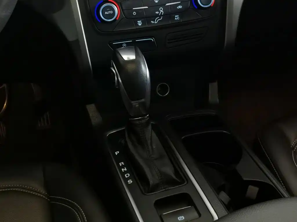 Ford Kuga — миниатюра 13