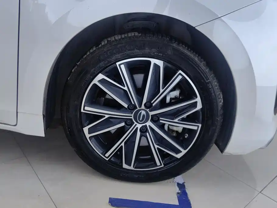 GAC Motor 传祺E8 PHEV — миниатюра 6