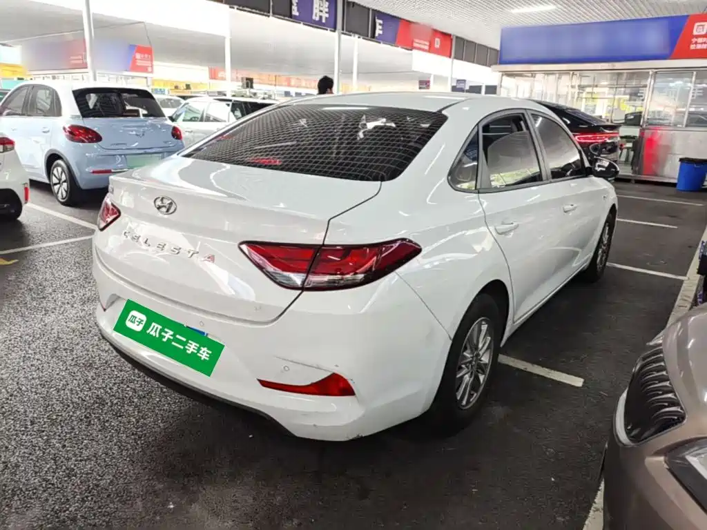 Hyundai Elantra — миниатюра 7