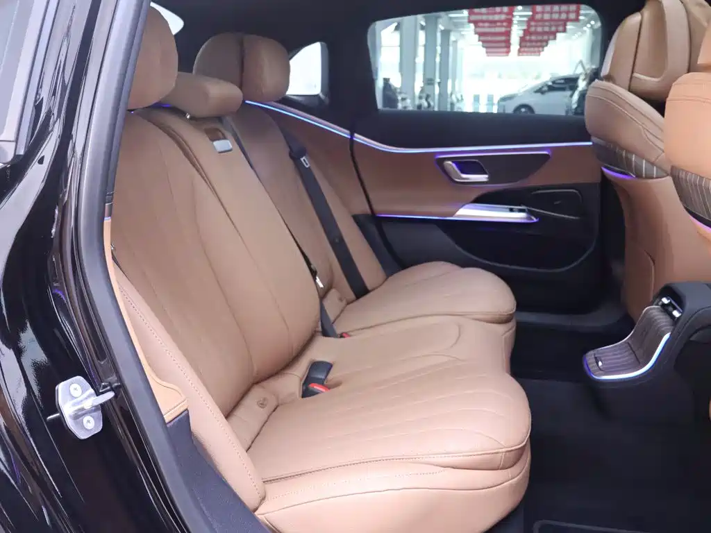 Mercedes-Benz E-Class — миниатюра 22