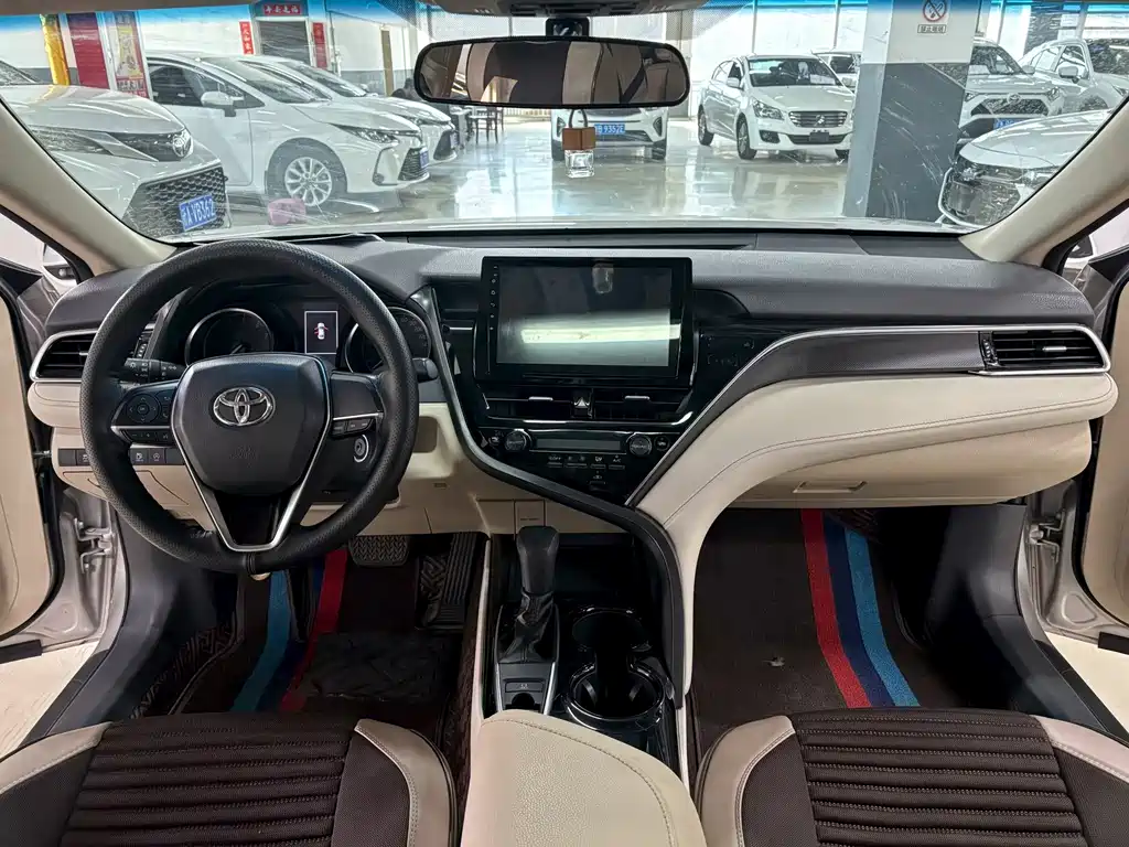 Toyota Camry — миниатюра 5