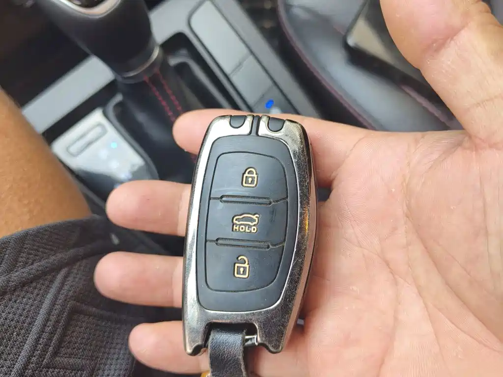 Hyundai Elantra — миниатюра 9