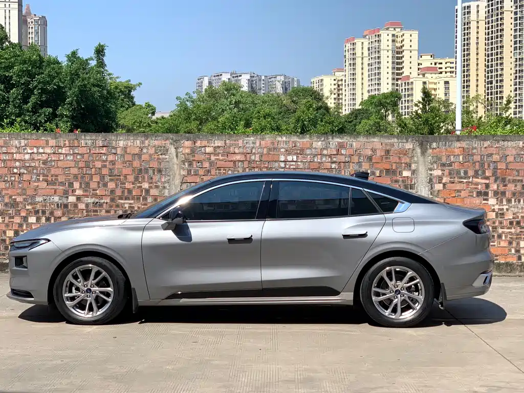 Ford Mondeo — миниатюра 3