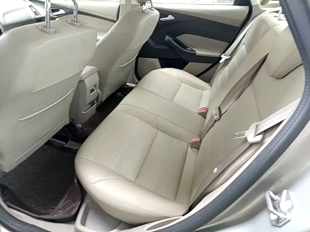 Ford Focus — миниатюра 17