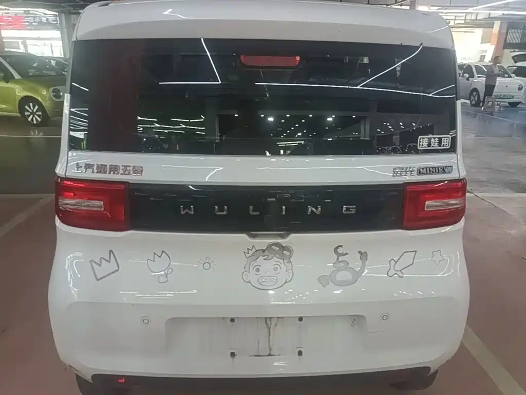 Wuling MINIEV — миниатюра 6