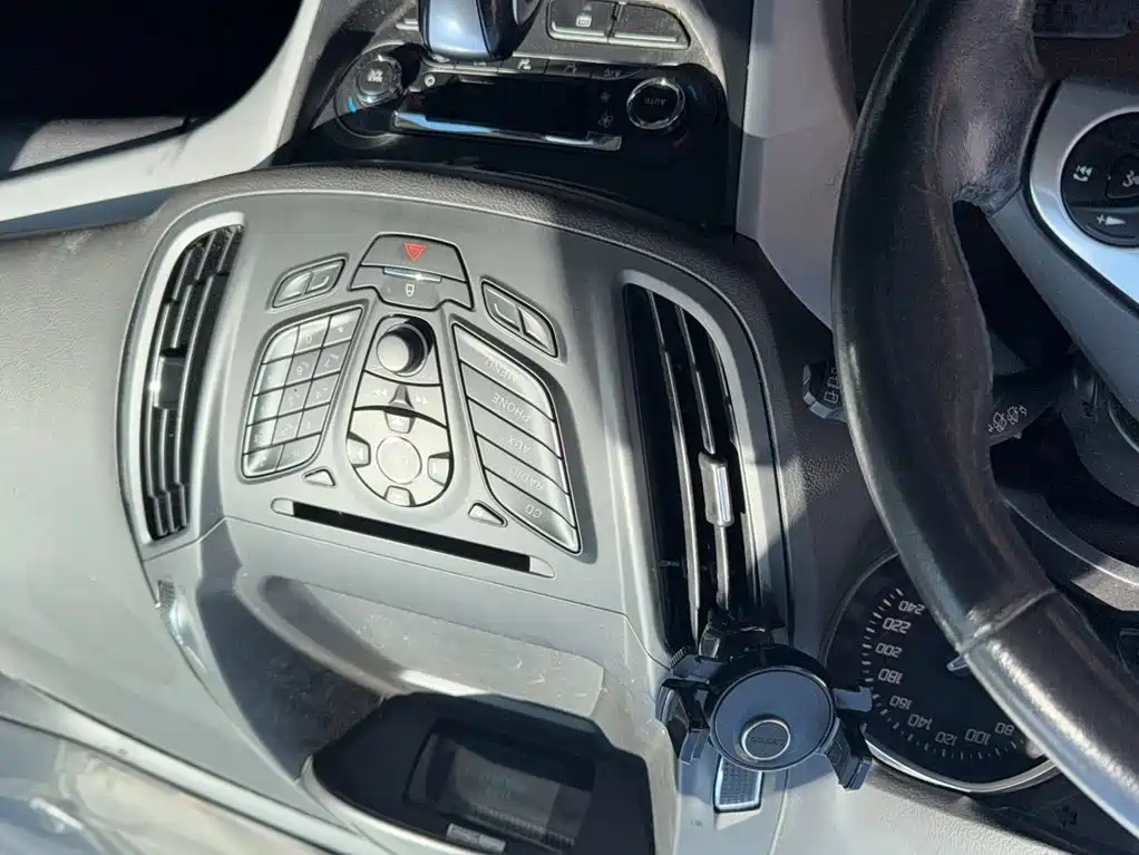 Ford Kuga — миниатюра 13