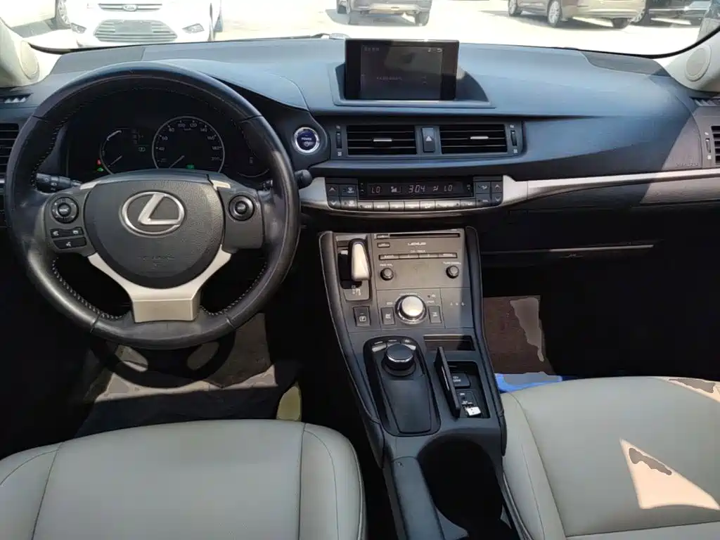 Lexus CT — миниатюра 10